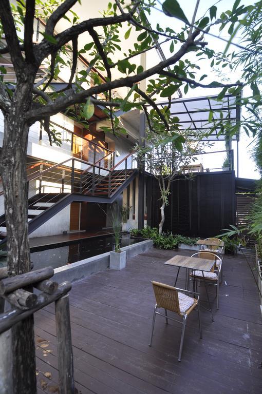 Zzziesta Chiang Mai Bed & Breakfast Exterior photo
