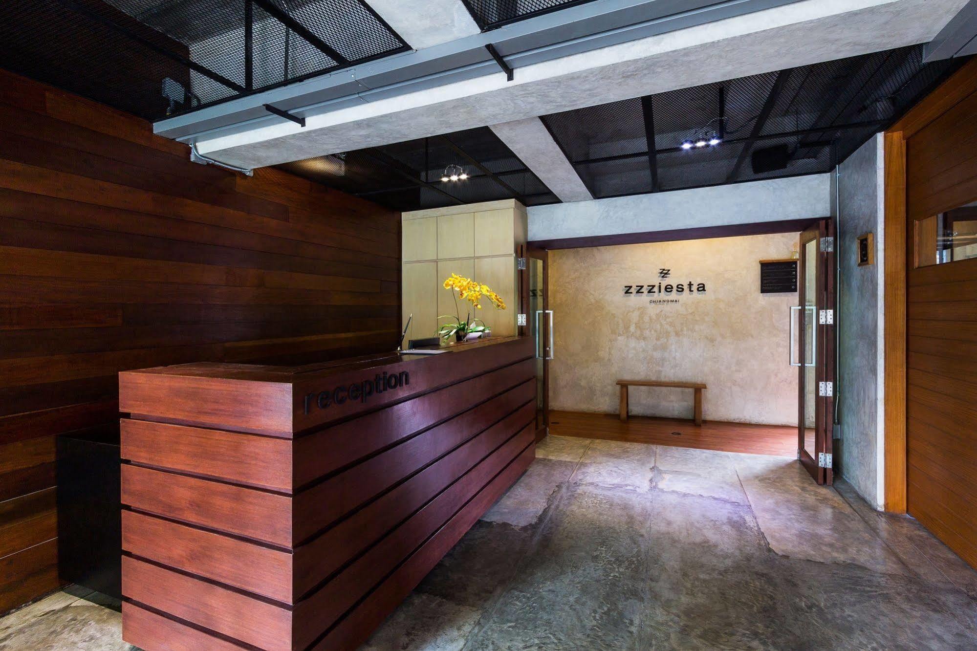 Zzziesta Chiang Mai Bed & Breakfast Exterior photo